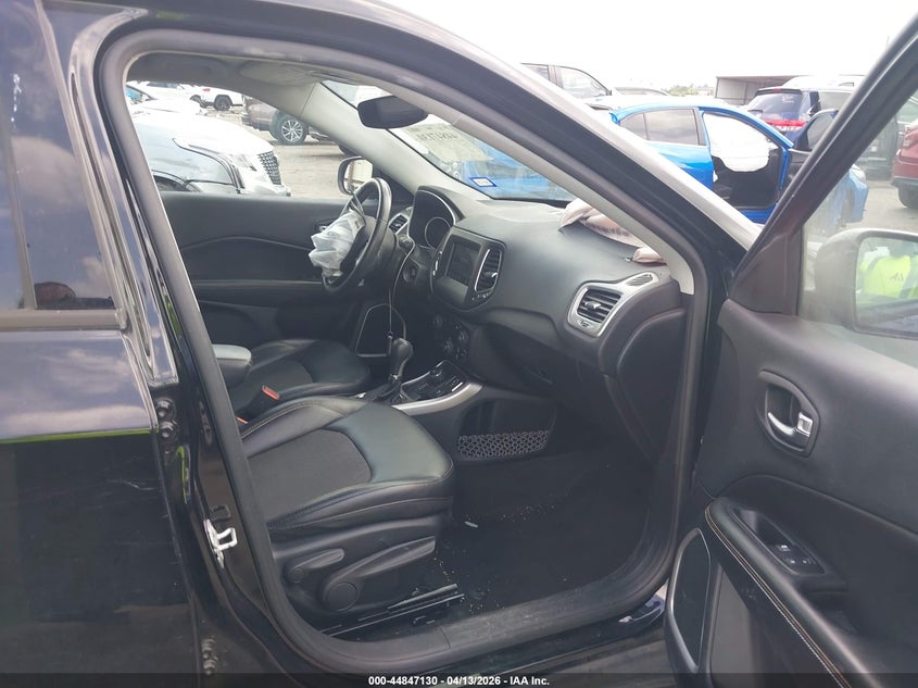 2018 Jeep Compass 2.4 Latitude 4X4 black Lot 111044847130 Vin 3C4NJDBB9JT314341