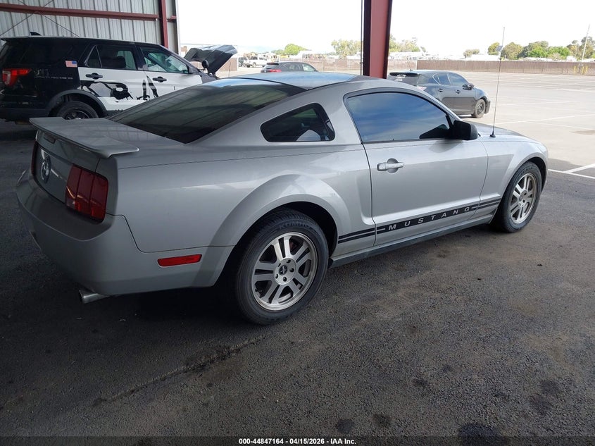 2007 Ford Mustang V6 Deluxe/V6 Premium