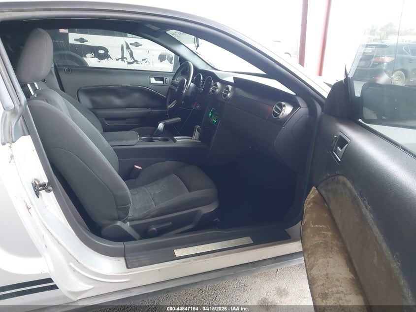 2007 Ford Mustang V6 Deluxe/V6 Premium