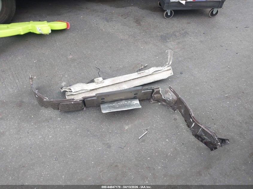 2009 Mini Cooper Clubman VIN: WMWML335X9TX35725 Lot: 44847178