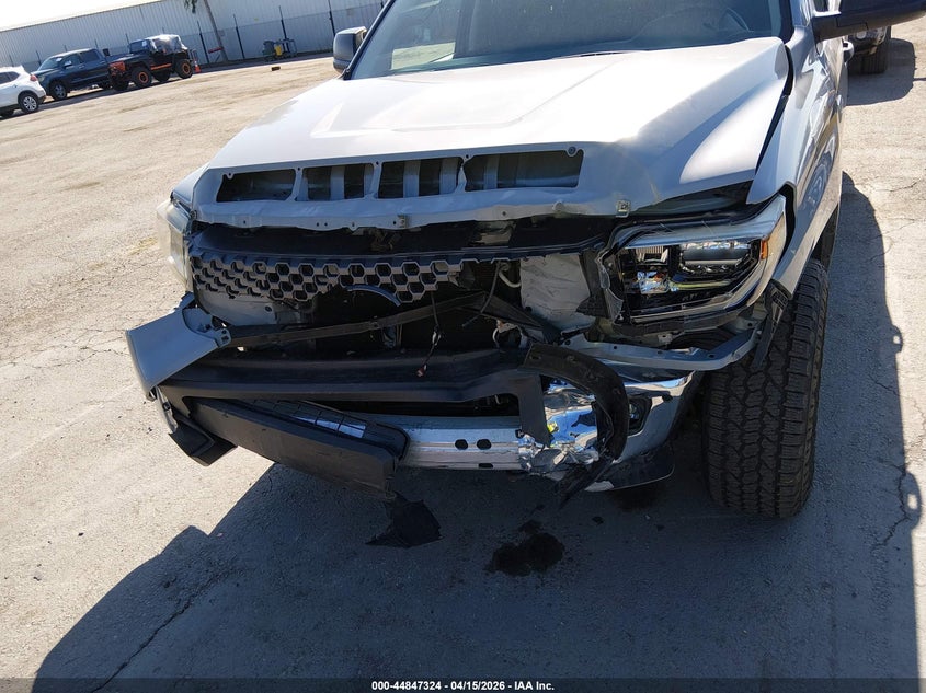 2018 Toyota Tundra Sr5 5.7L V8 VIN: 5TFDY5F18JX699264 Lot: 44847324