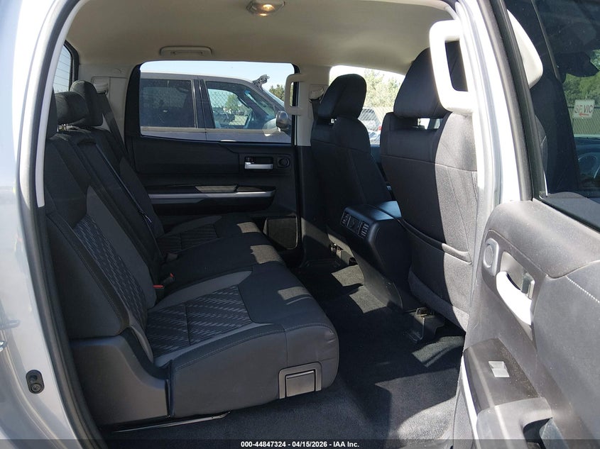 2018 Toyota Tundra Sr5 5.7L V8 VIN: 5TFDY5F18JX699264 Lot: 44847324