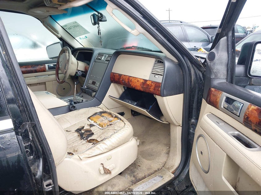 2005 Lincoln Navigator