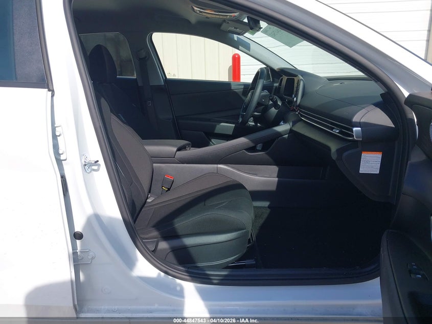 2026 HYUNDAI ELANTRA HYBRID auction photo 5