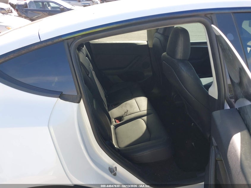 2024 Tesla Model y white Lot 111044847630 Vin 7SAYGDED1RF166854