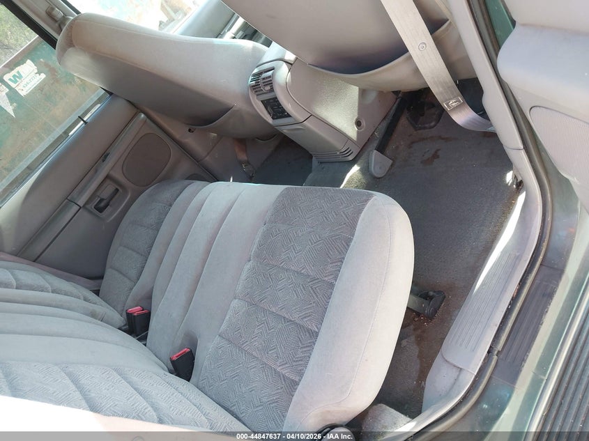 2000 Ford Explorer Xlt VIN: 1FMZU73E9YUB27969 Lot: 44847637