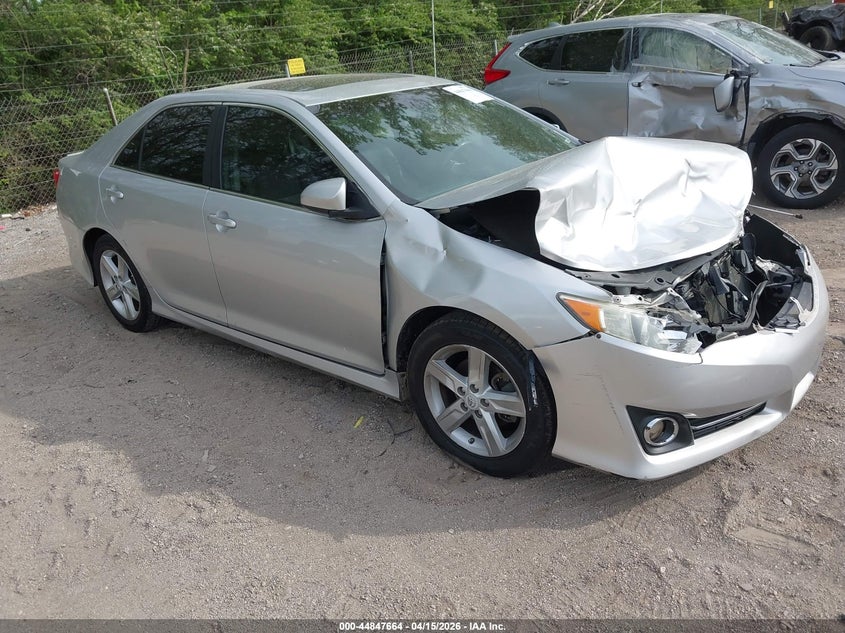 2012 TOYOTA CAMRY SE