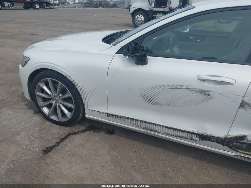 2019 Volvo S60 T5 Momentum VIN: 7JR102FK4KG014861 Lot: 44847709