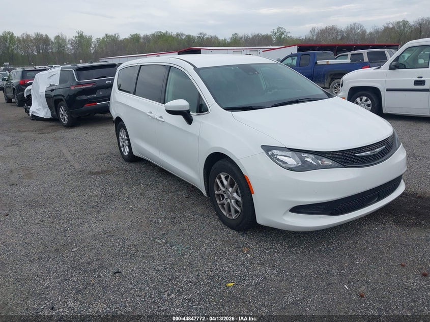 2023 Chrysler Voyager Lx