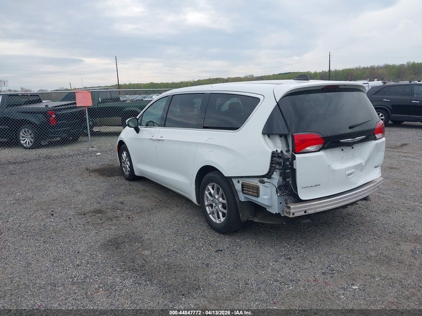 2023 Chrysler Voyager Lx
