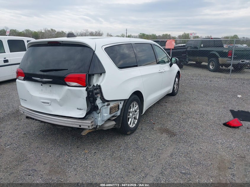 2023 Chrysler Voyager Lx