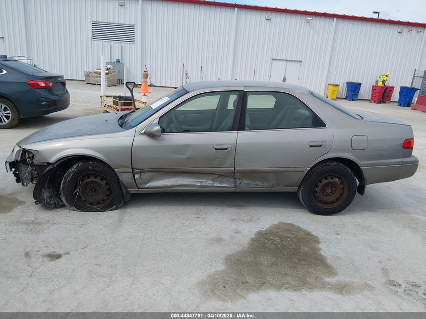 2000 Toyota Camry Le VIN: JT2BG22K3Y0466167 Lot: 44847791