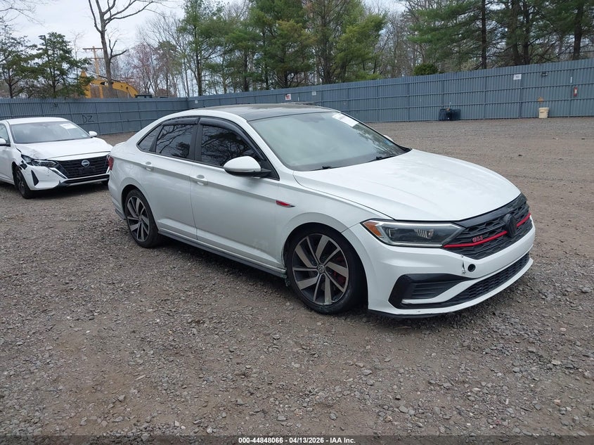 VOLKSWAGEN JETTA GLI 2019. Lot# 44848066. VIN 3VW5T7BU4KM155413. Photo 1