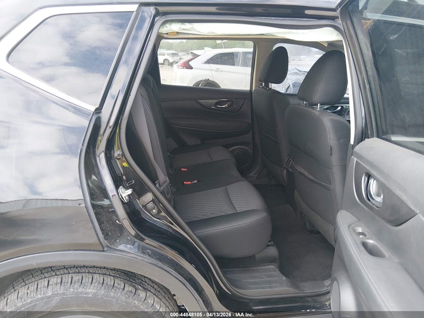 VIN KNMAT2MV7KP558466 2019 NISSAN ROGUE SV
