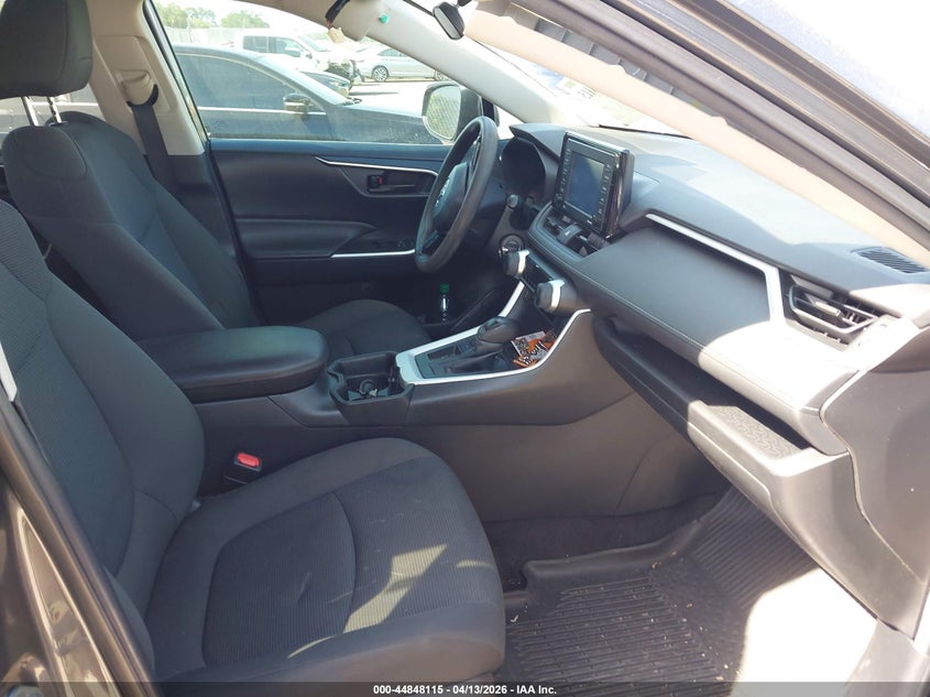 VIN 2T3H1RFV6MC158594 2021 TOYOTA RAV4 LE