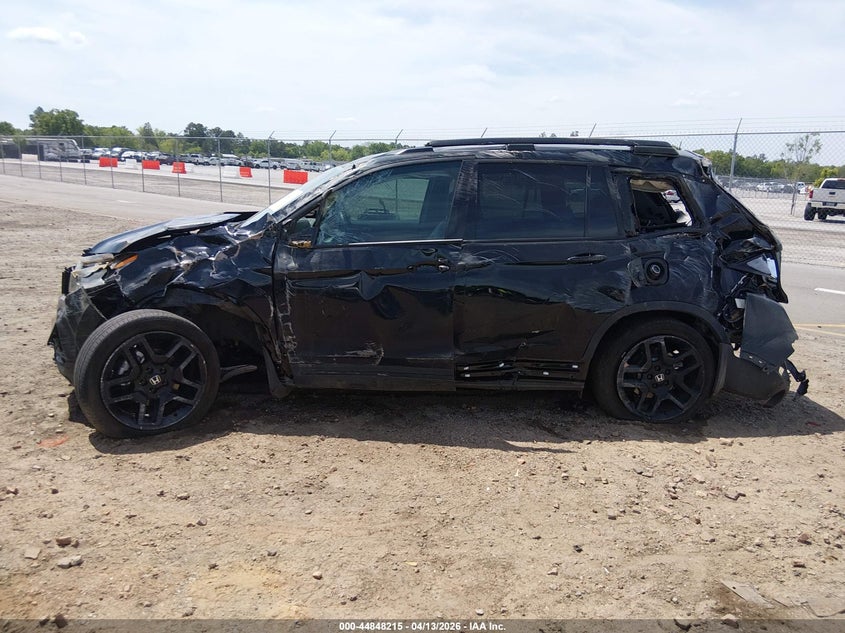 2024 Honda Passport Awd Black VIN: 5FNYF8H86RB002652 Lot: 44848215