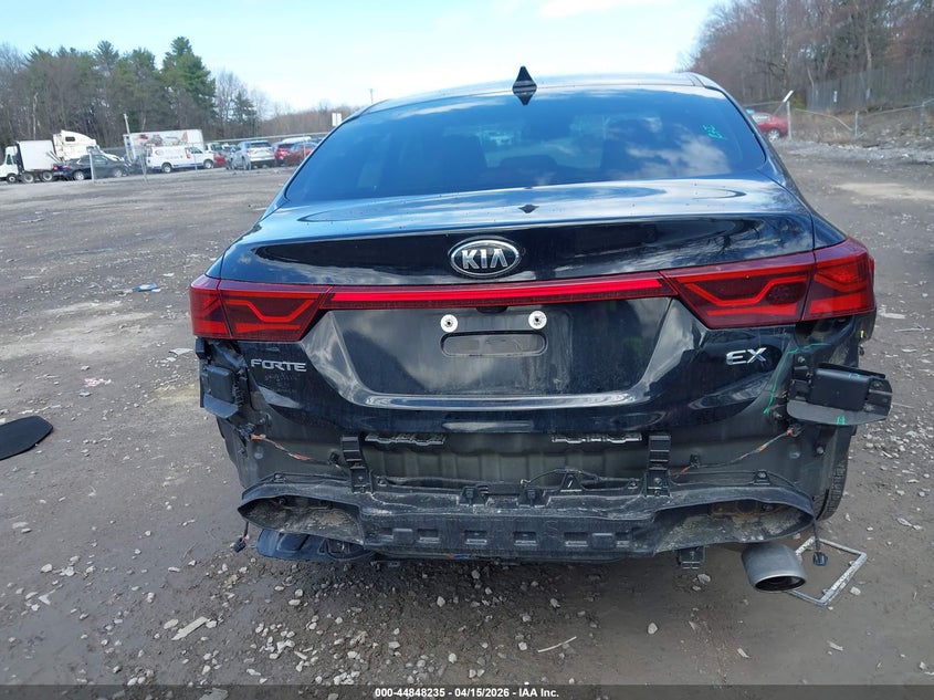 2021 Kia Forte Ex VIN: 3KPF54AD6ME402946 Lot: 44848235