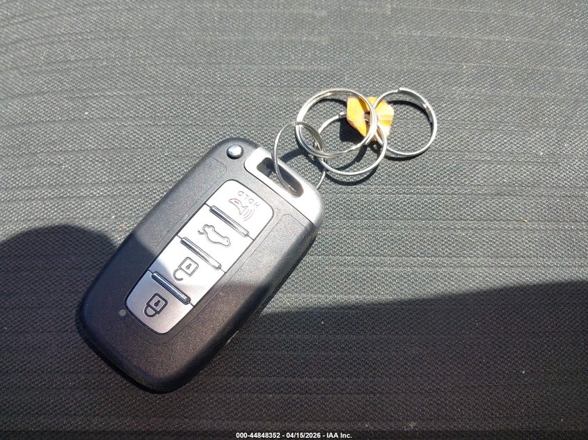 2011 Kia Sorento Ex V6 VIN: 5XYKUDA2XBG040636 Lot: 44848352