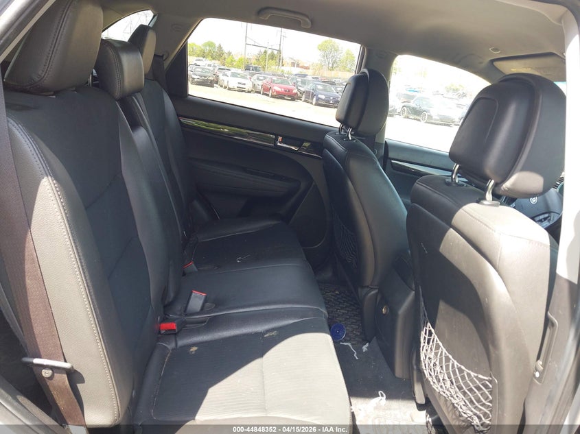 2011 Kia Sorento Ex V6 VIN: 5XYKUDA2XBG040636 Lot: 44848352