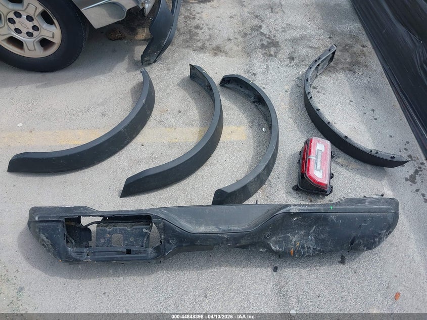 2025 Ford Bronco Badlands VIN: 1FMEE9BP4SLA68871 Lot: 44848398