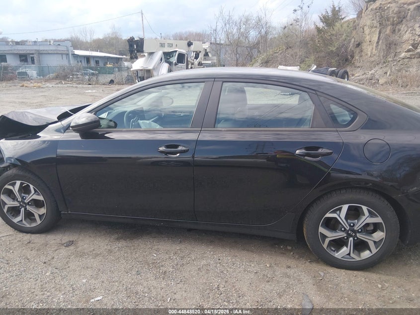 2021 Kia Forte Lxs VIN: 3KPF24AD7ME373031 Lot: 44848520
