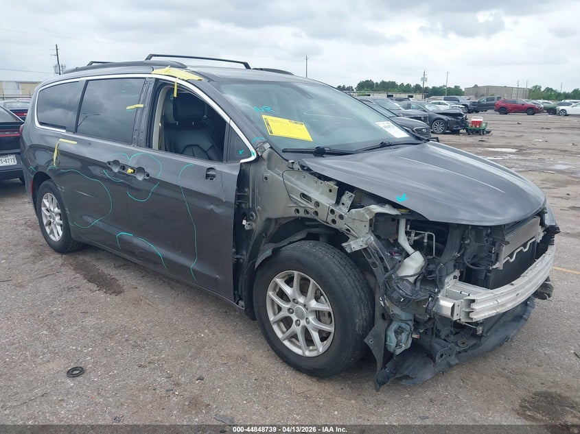2020 CHRYSLER VOYAGER LXI