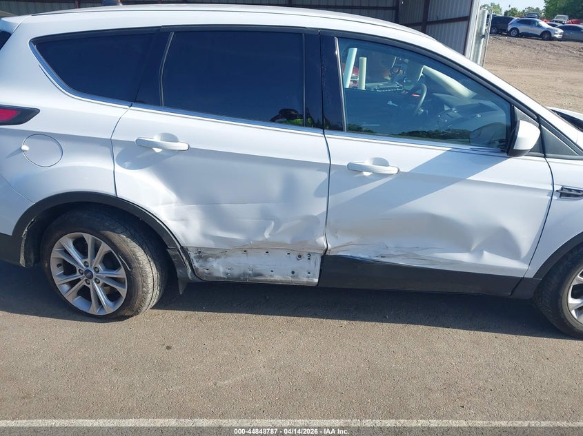 2017 Ford Escape 2.0 Se white Lot 111044848787 Vin 1FMCU9G92HUB05407