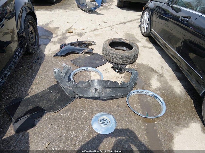 2016 Volkswagen Beetle 1.8T Classic VIN: 3VWF17AT2GM639039 Lot: 44848893