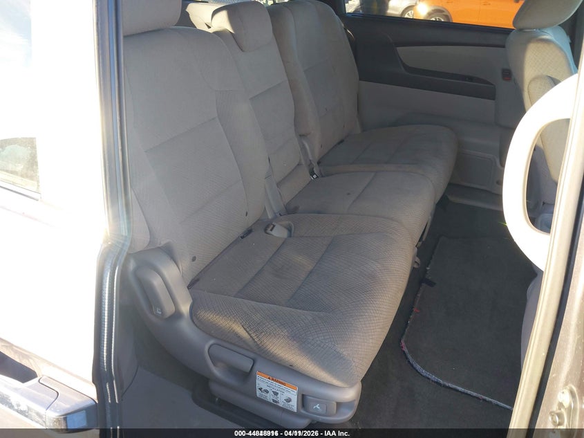 2016 HONDA ODYSSEY auction photo 8
