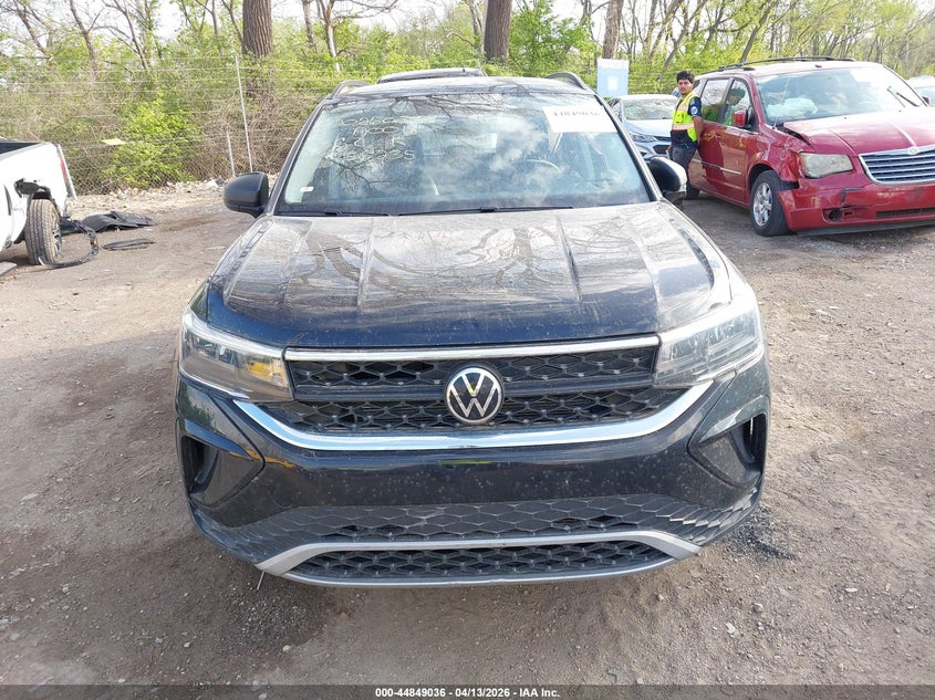 2022 Volkswagen Taos 1.5T S VIN: 3VVDX7B25NM056235 Lot: 44849036