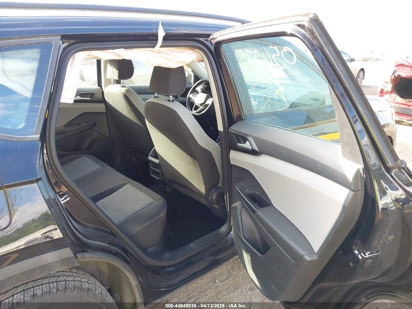 2022 Volkswagen Taos 1.5T S VIN: 3VVDX7B25NM056235 Lot: 44849036