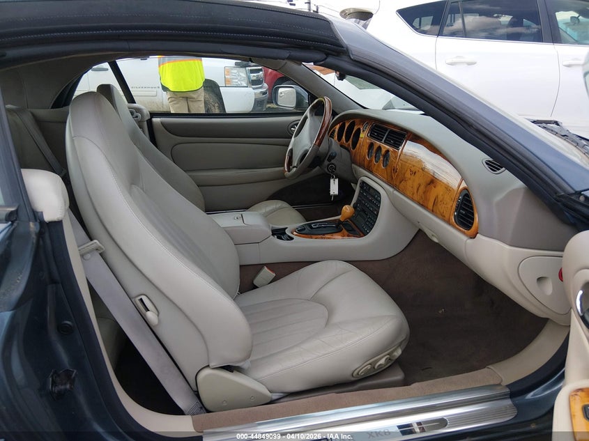 2000 Jaguar Xk8