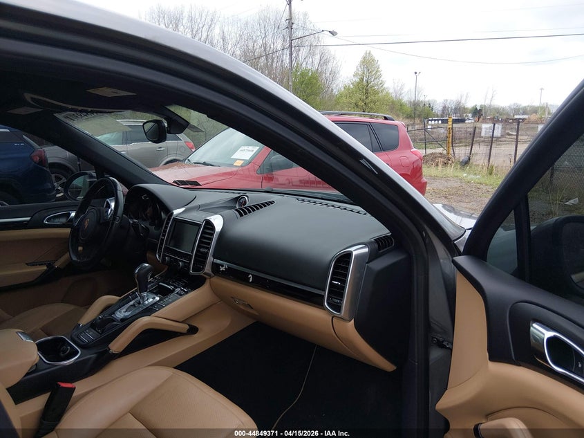 2014 Porsche Cayenne Platinum Edition