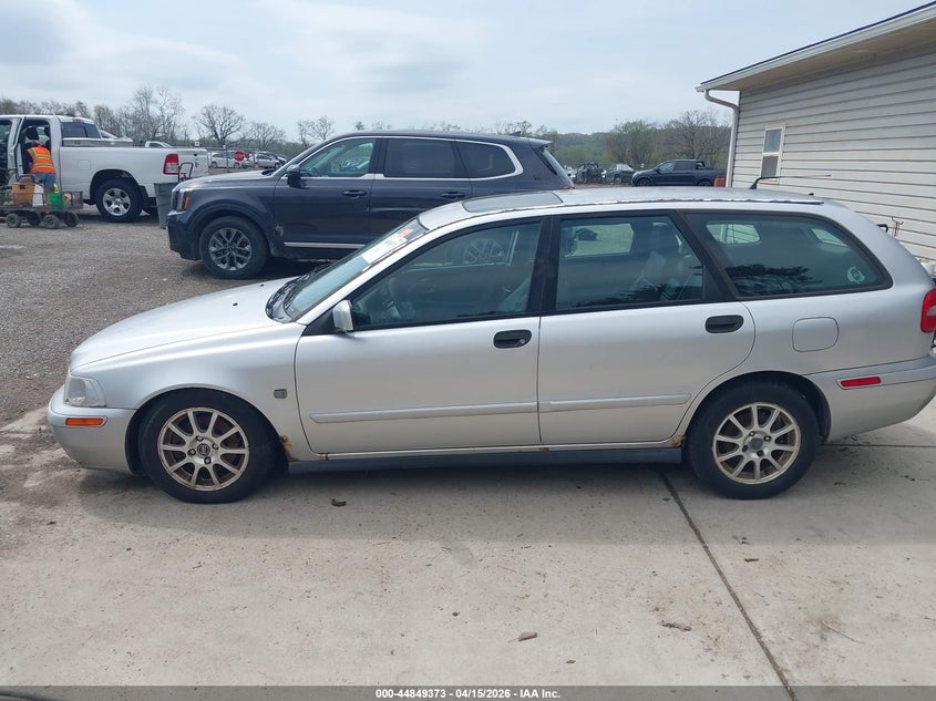2004 Volvo V40 A/Lse VIN: YV1VW27574F027629 Lot: 44849373