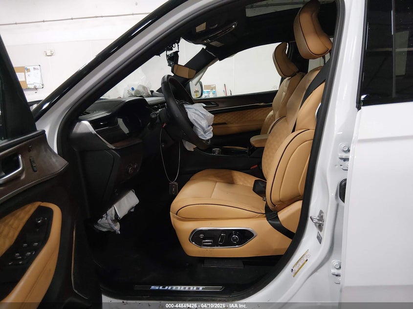 AtlanticExpress - Jeep Grand Cherokee