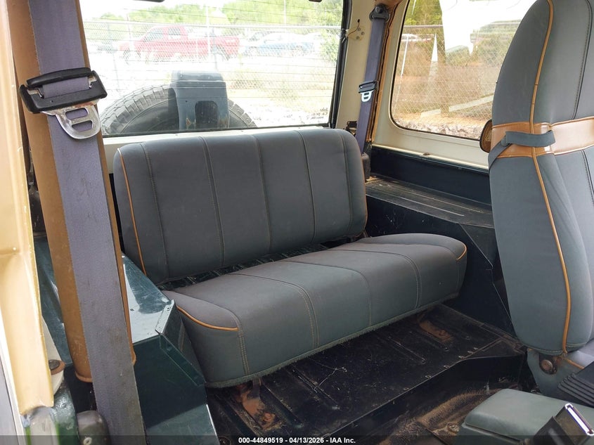 1994 Jeep Wrangler / Yj Sahara VIN: 1J4FY49S8RP417749 Lot: 44849519