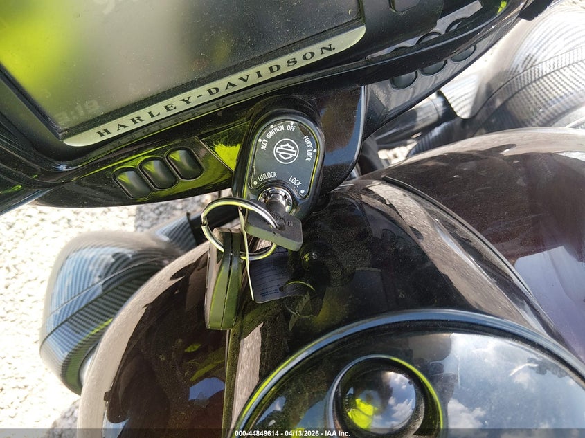 2018 Harley-Davidson Flhxs Street Glide Special VIN: 1HD1KRC14JB621835 Lot: 44849614