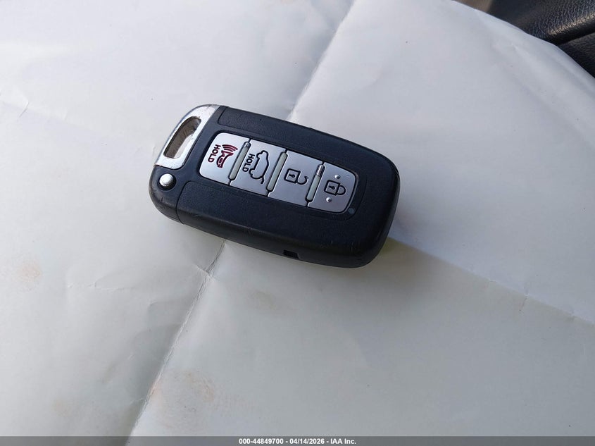 2009 Hyundai Genesis 3.8 VIN: KMHGC46E49U043581 Lot: 44849700