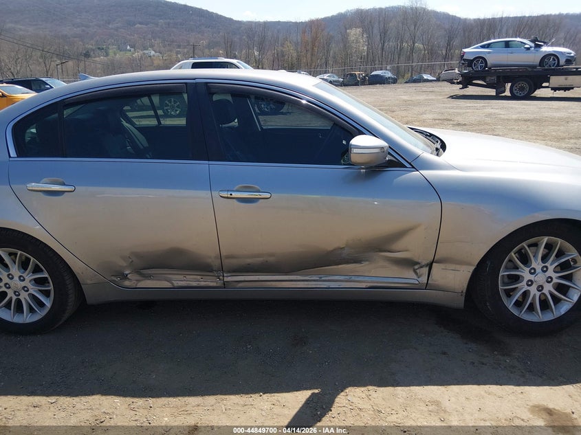 2009 Hyundai Genesis 3.8 VIN: KMHGC46E49U043581 Lot: 44849700