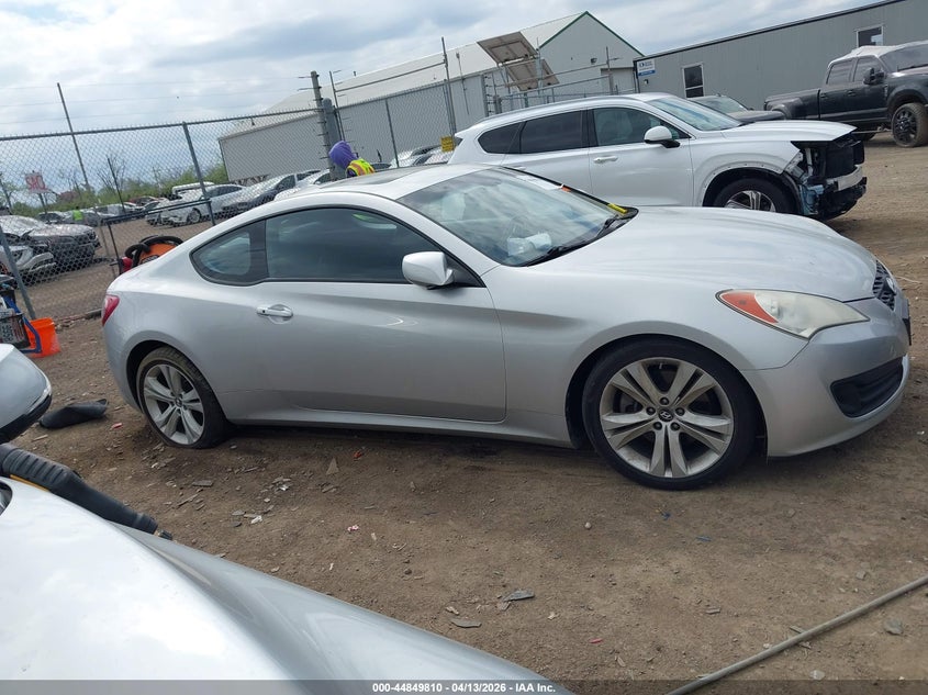 2010 Hyundai Genesis 2.0T/2.0T Premium/2.0T R-Spec/2.0T Track VIN: KMHHT6KD8AM010214 Lot: 44849810