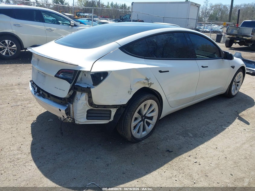 5YJ3E1EB6NF164215 2022 Tesla Model 3 Long Range Dual Motor All-Wheel Drive white