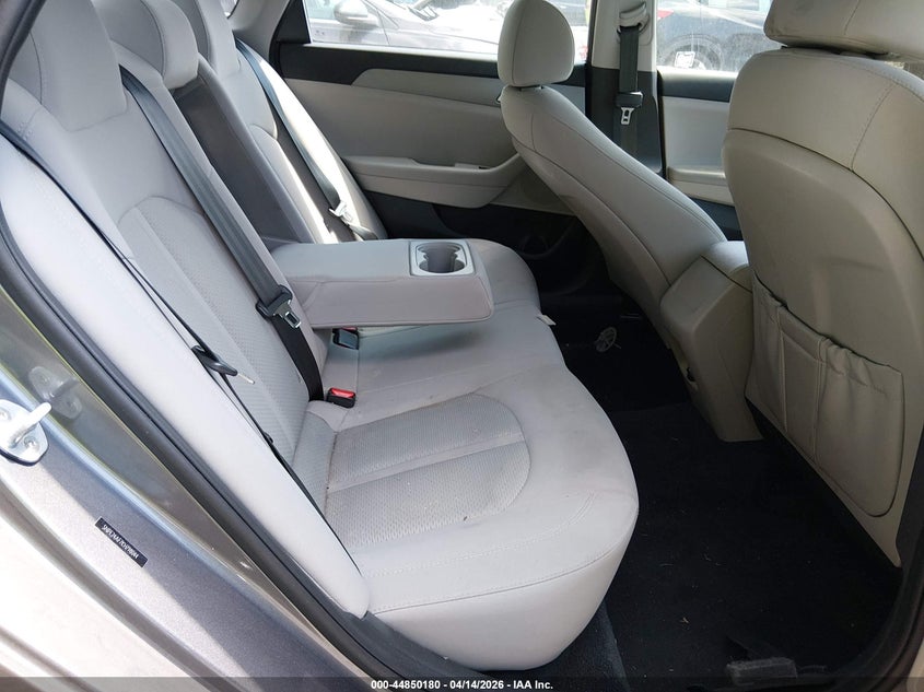 2019 Hyundai Sonata 2.4 Se silver Lot 111044850180 Vin 5NPE24AF7KH798044