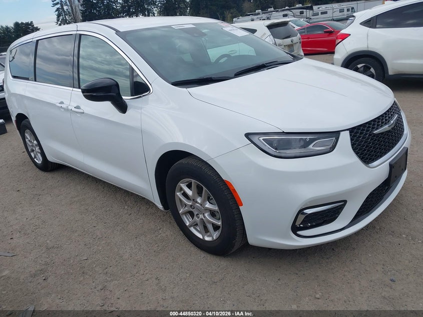 2024 Chrysler Pacifica Touring