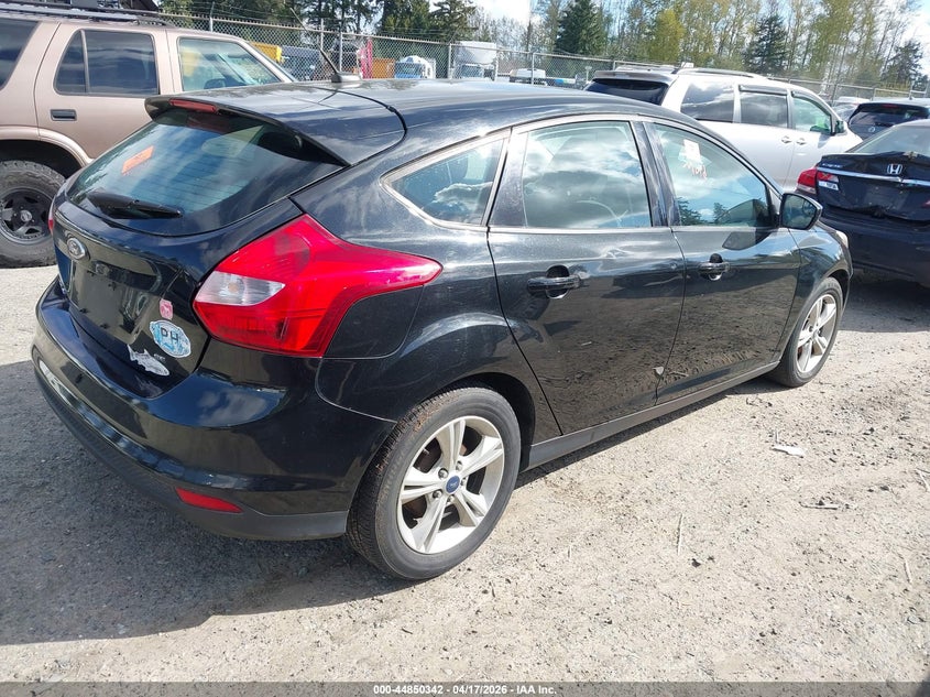 1FADP3K21EL350925 2014 Ford Focus 2.0 Se black