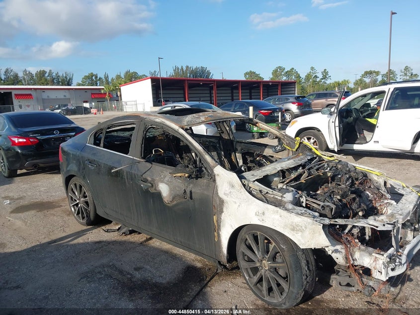 2016 Volvo S60 T5 Drive-E Premier VIN: YV126MFK1G2407082 Lot: 44850415