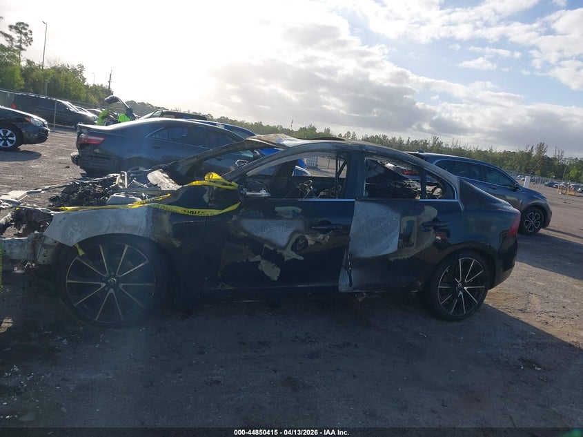 2016 Volvo S60 T5 Drive-E Premier VIN: YV126MFK1G2407082 Lot: 44850415