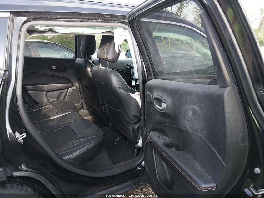 2018 Jeep Compass 2.4 Latitude 4X4 black Lot 111044850427 Vin 3C4NJDBB1JT433808