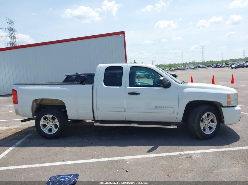 2013 Chevrolet Silverado 4.8 1500 Ls white Lot 111044850474 Vin 1GCRCREA2DZ320779