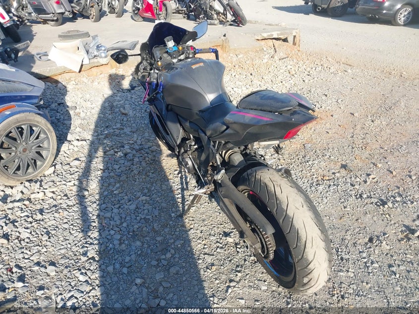 2024 YAMAHA YZFR7 auction photo 3