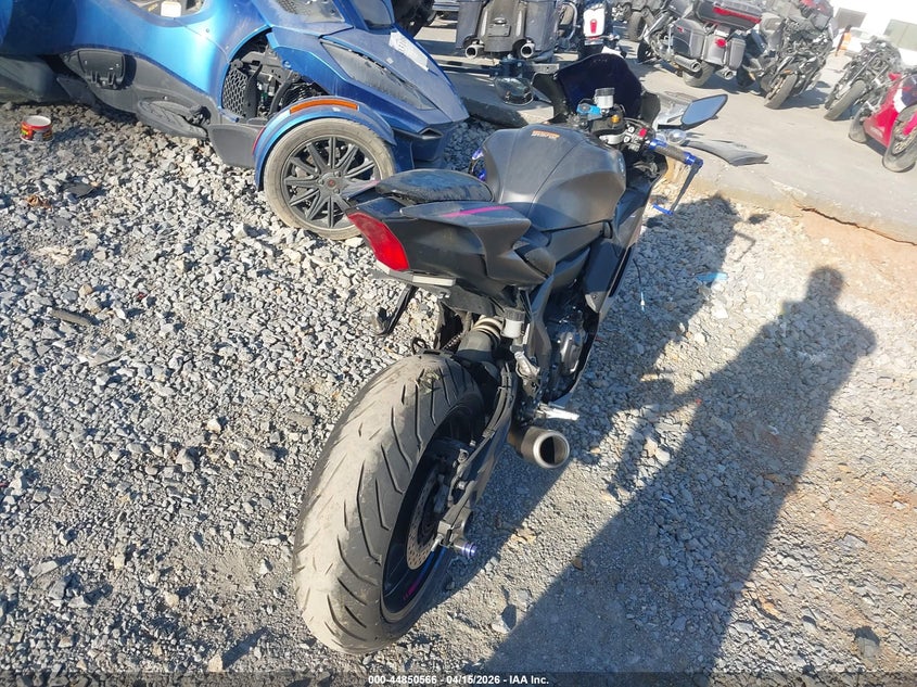 2024 YAMAHA YZFR7 auction photo 4